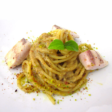 Ricetta-pasta-con-crema-di-melanzane-grigliate-e-palamita-11