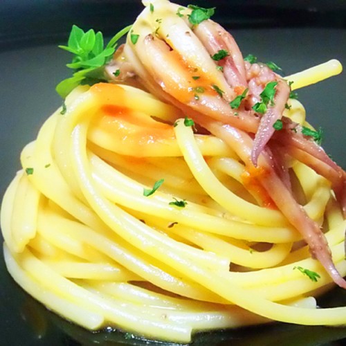 Spaghettoni di Gragnano tirati a risotto, con calamaretti spillo in olio cottura