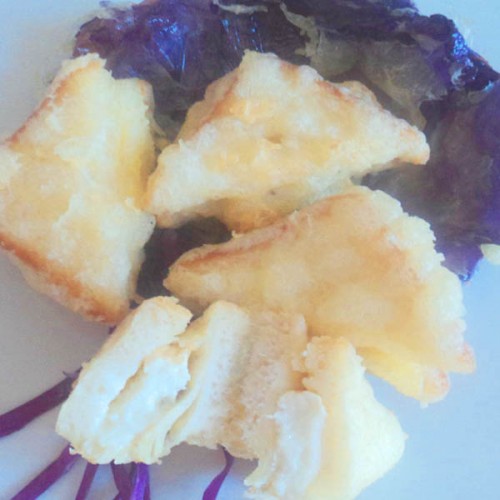Mozzarella in carrozza con alici, in tempura