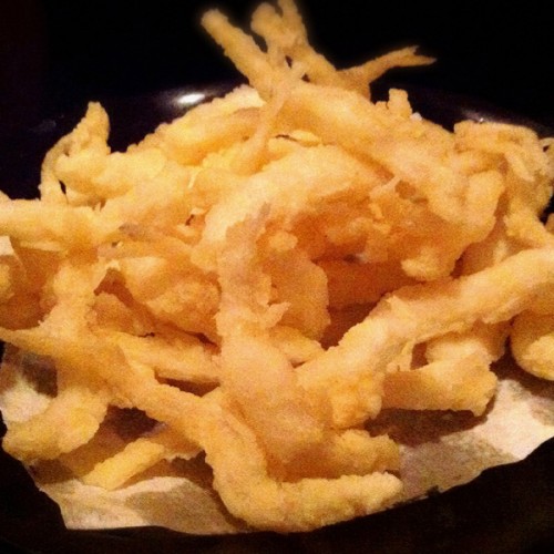 Finger food di alici in tempura, al profumo di limone